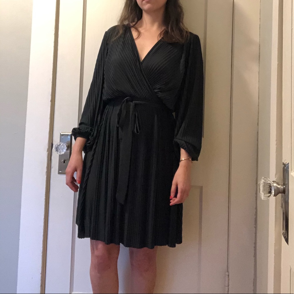 NWT H&M pleated wrap dress - Picture 2 of 7